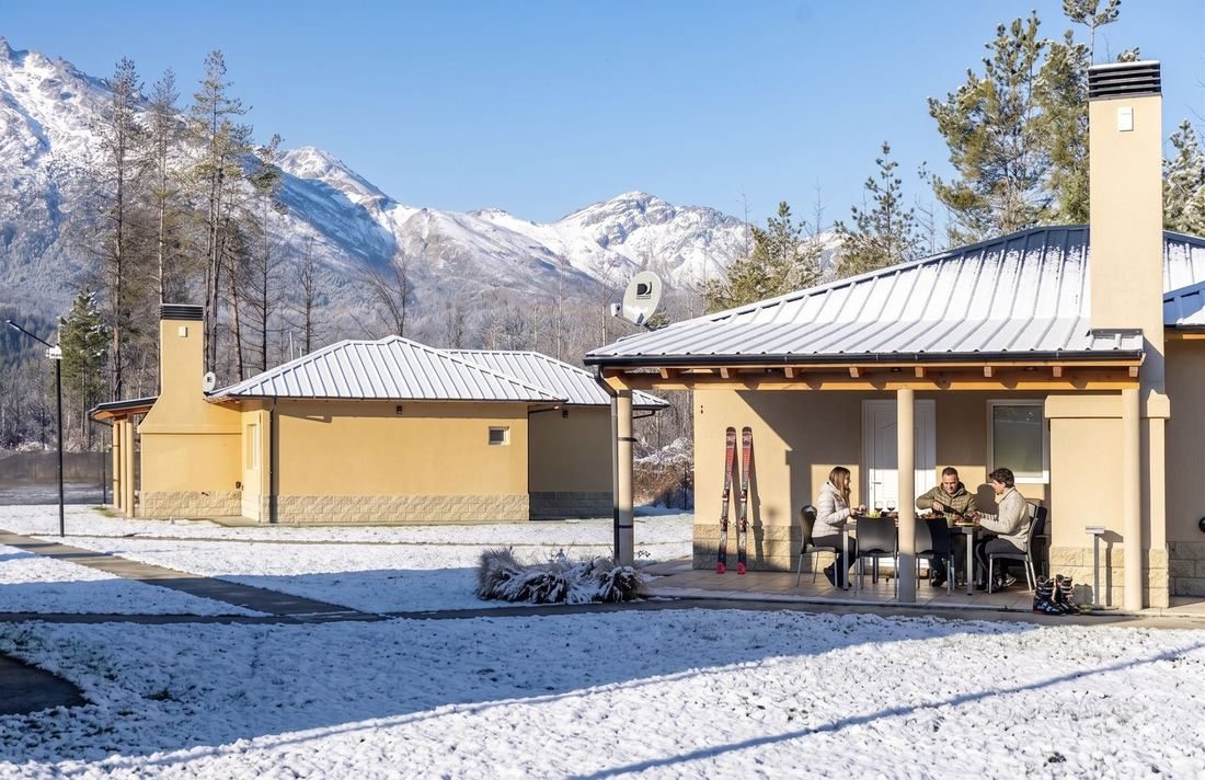 Asado en la galería con nieve